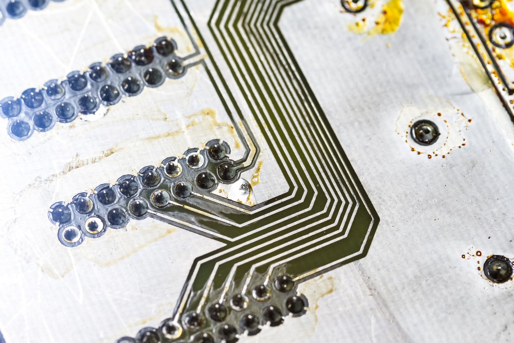 how to clean printed circuit board